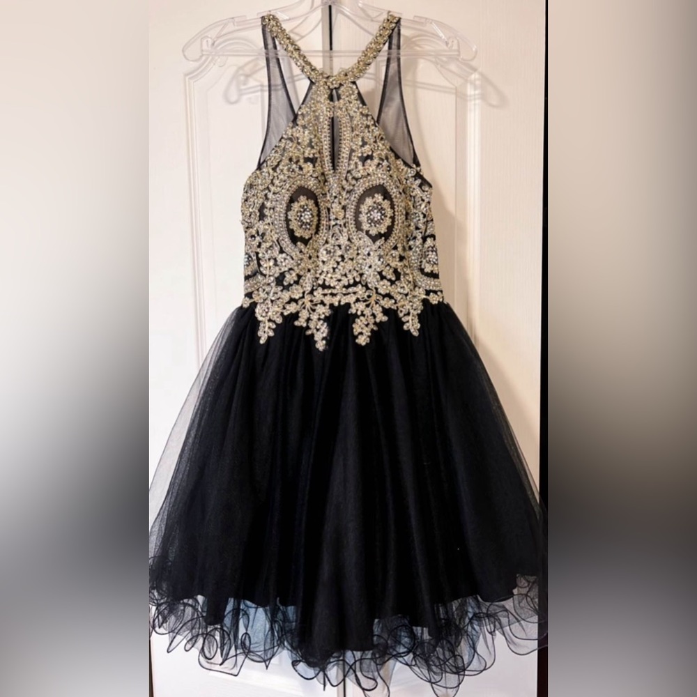 Gorgeous spring dance/prom dress short/ sequined bodice